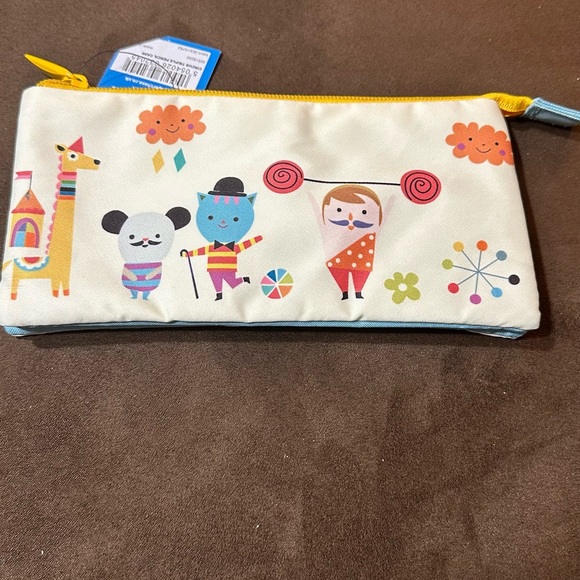Paperchase pencil case - with internal zipper, 3 compartments - circus design - Picture 4 of 4